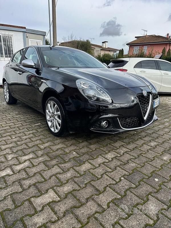 Usata Alfa Romeo Giulietta Super 120 CV (88 kW) 2020 Nero Utilitaria