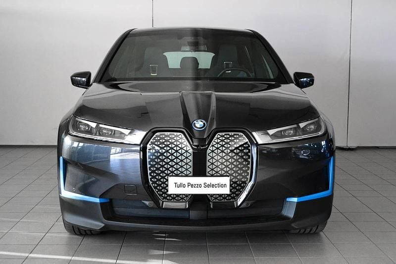 Usata BMW iX Comfort Edition 239 kW (326 CV) 2021 Sophisto grey metal SUV
