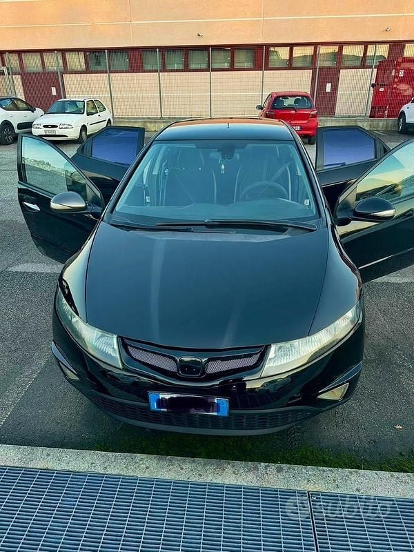 Usata Honda Civic 160 CV (117 kW) 2006 Nero Coupé