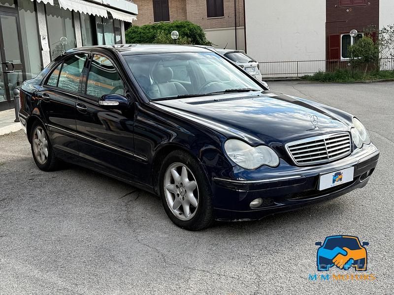Gebraucht Mercedes C220 Elegance 143 PS (105 kW) 2004 Blau Limousine