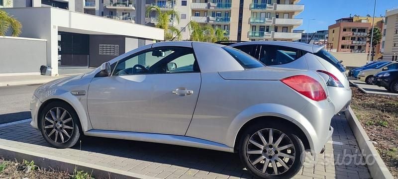 Usata Opel Tigra Edition 90 CV (66 kW) 2005 Grigio Station wagon