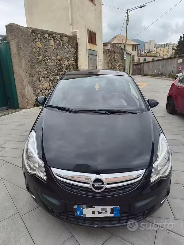 Usata Opel Corsa 2010 Nero Utilitaria