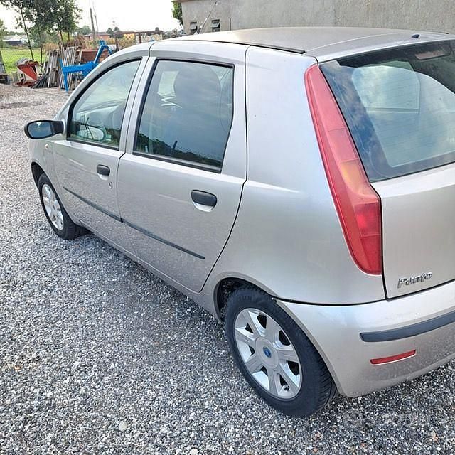 Usata Fiat Punto 80 CV (58 kW) 2007 Utilitaria