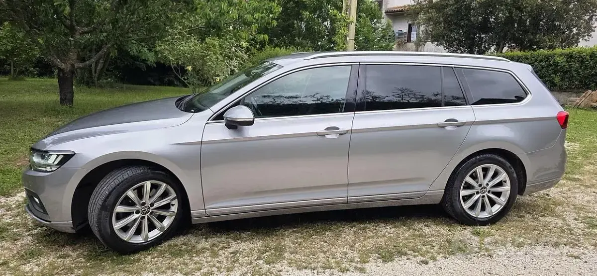 Usata VW Passat 122 CV (89 kW) 2021 Grigio Station wagon