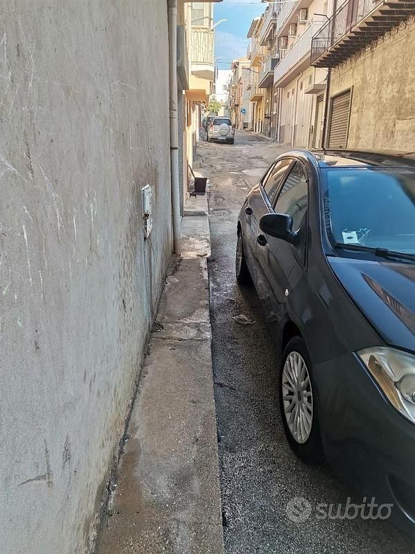 Usata Fiat Bravo 120 CV (88 kW) 2008 Marrone Utilitaria