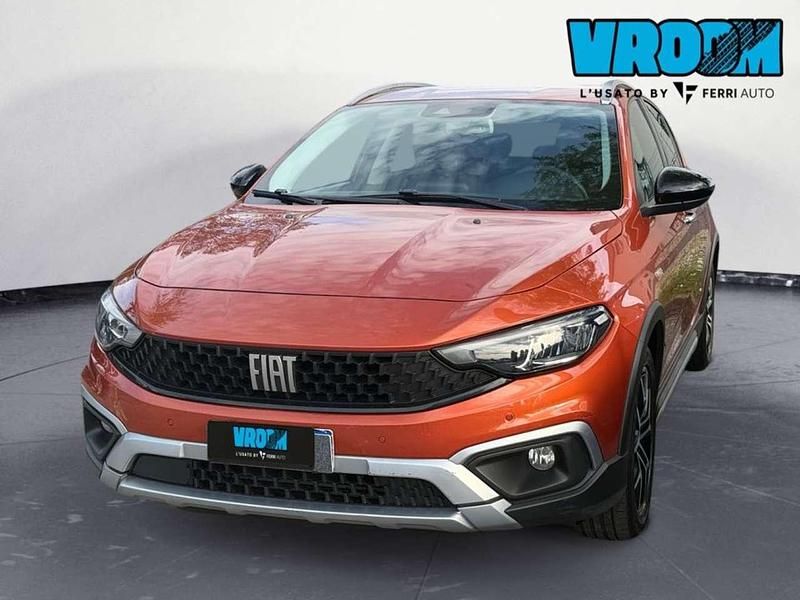Usata Fiat Tipo Cross 101 CV (74 kW) 2021 Arancione Berlina