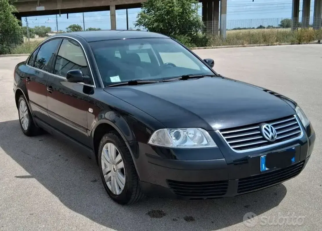 Usata VW Passat Business 101 CV (74 kW) 2002 Nero Berlina