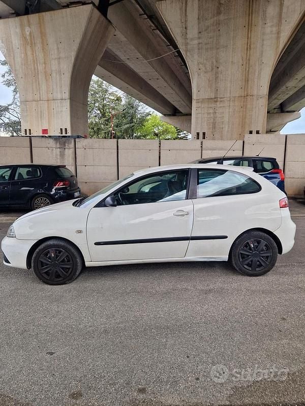 Usata Seat Ibiza 60 CV (44 kW) 2007 Bianco Utilitaria