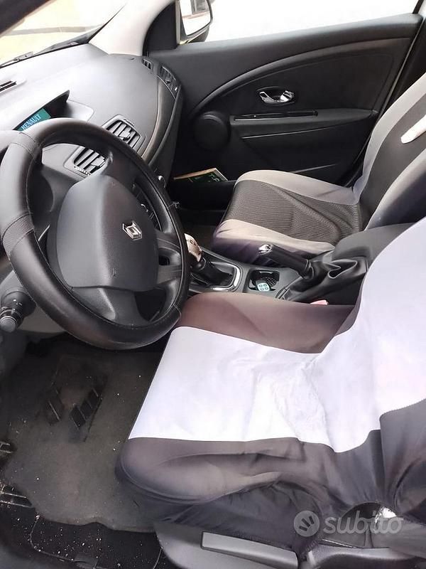 Usata Renault Mégane III 110 CV (80 kW) 2013 Bianco Station wagon