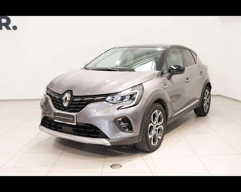 Usata Renault Captur Techno 143 CV (105 kW) 2023 Grigio SUV