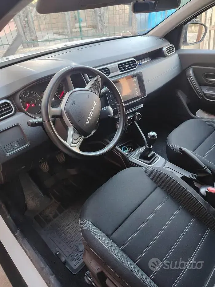 Usata Dacia Duster 101 CV (74 kW) 2023 Bianco SUV