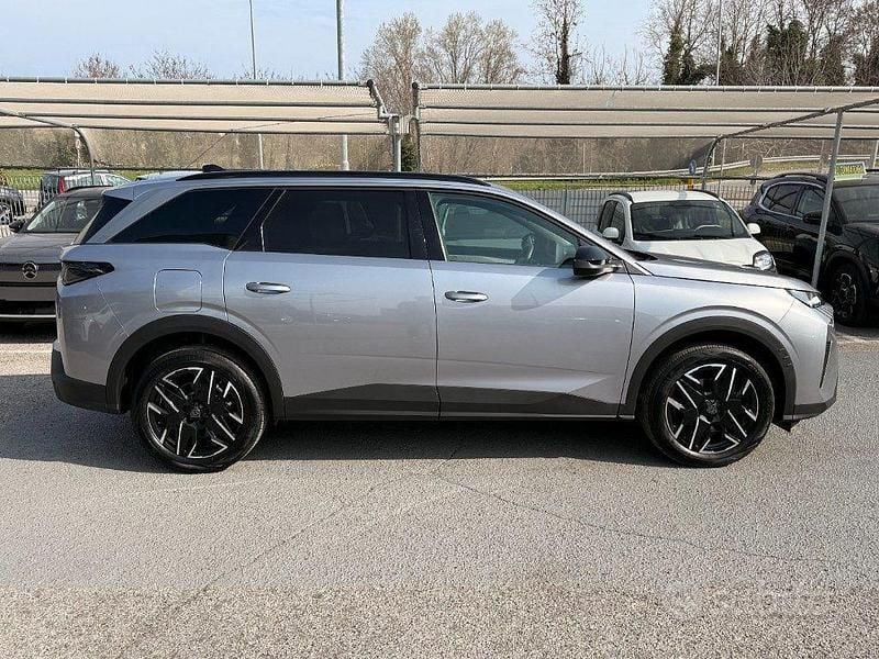 Usata Peugeot 5008 Allure 136 CV (100 kW) 2025 Grigio artense metallizzato SUV