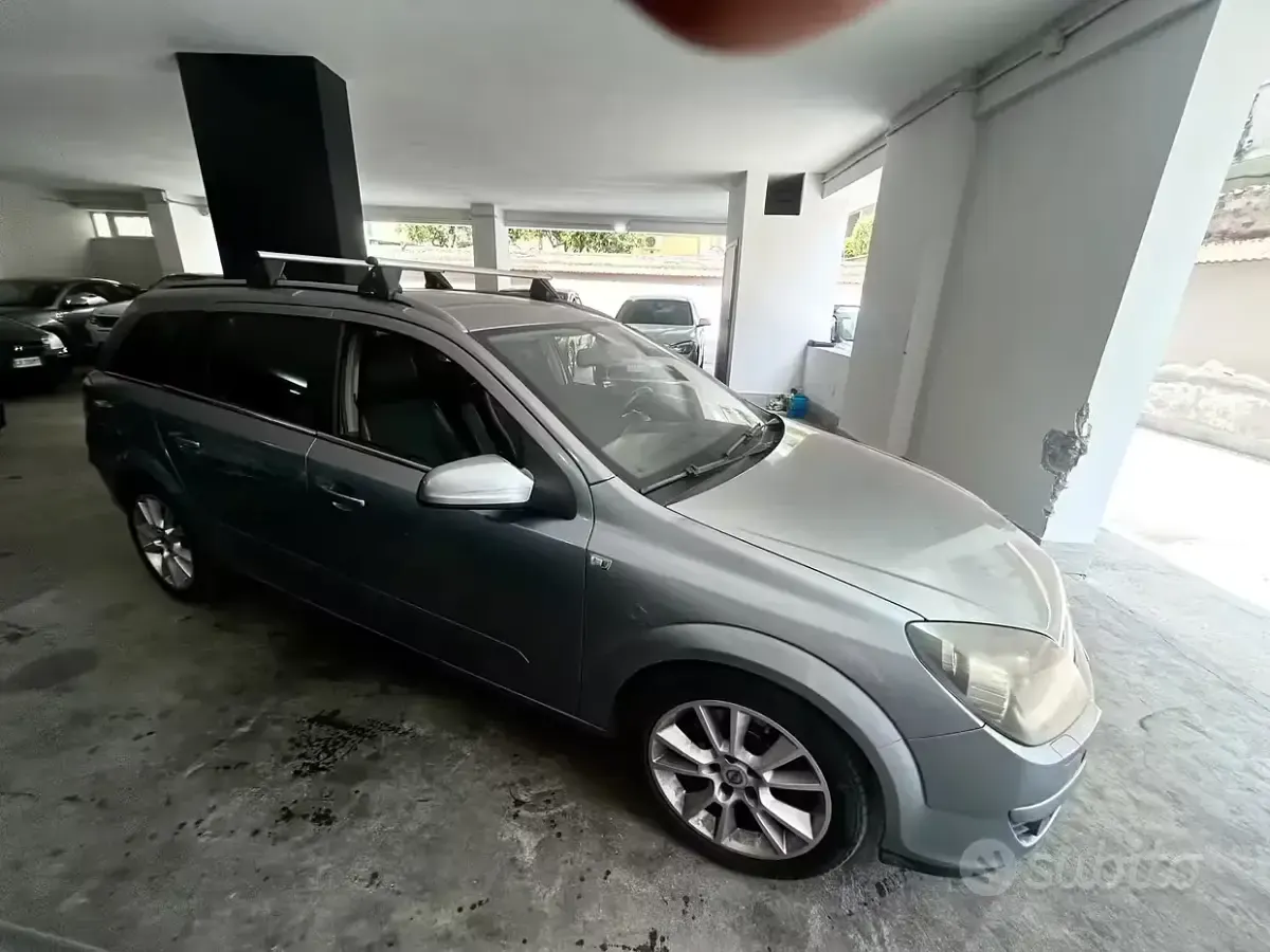 Usata Opel Astra Cosmo 120 CV (88 kW) 2005 Grigio Station wagon