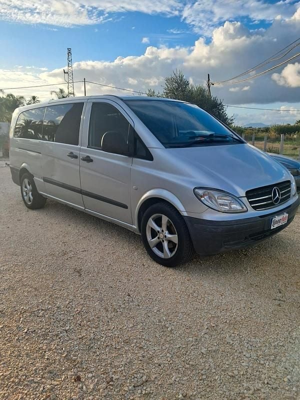 Usata Mercedes Vito 150 CV (110 kW) 2005 Grigio Furgone