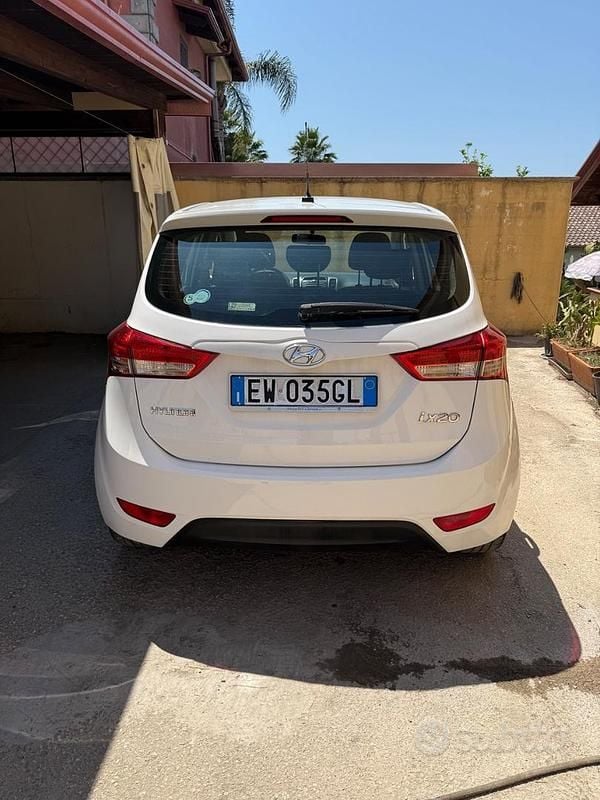 Usata Hyundai ix20 90 CV (66 kW) 2014 Bianco Utilitaria