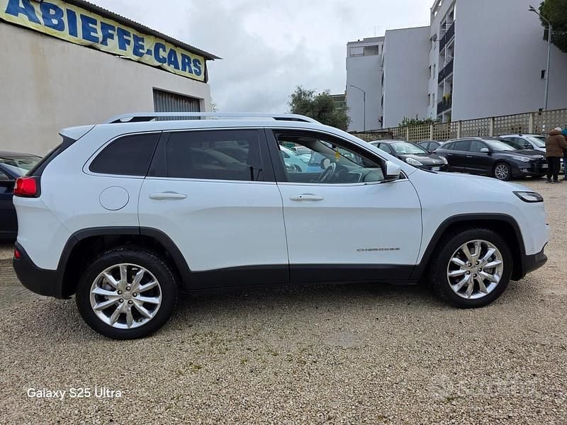 Usata Jeep Cherokee Limited 140 CV (102 kW) 2014 Bianco SUV