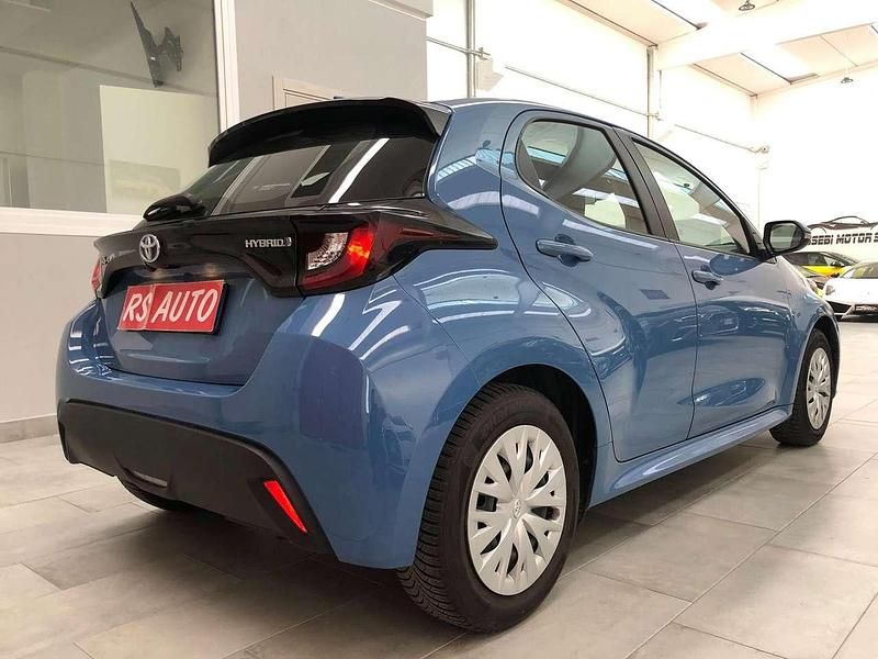 Usata Toyota Yaris Hybrid 92 CV (67 kW) 2021 Blu/azzurro Berlina