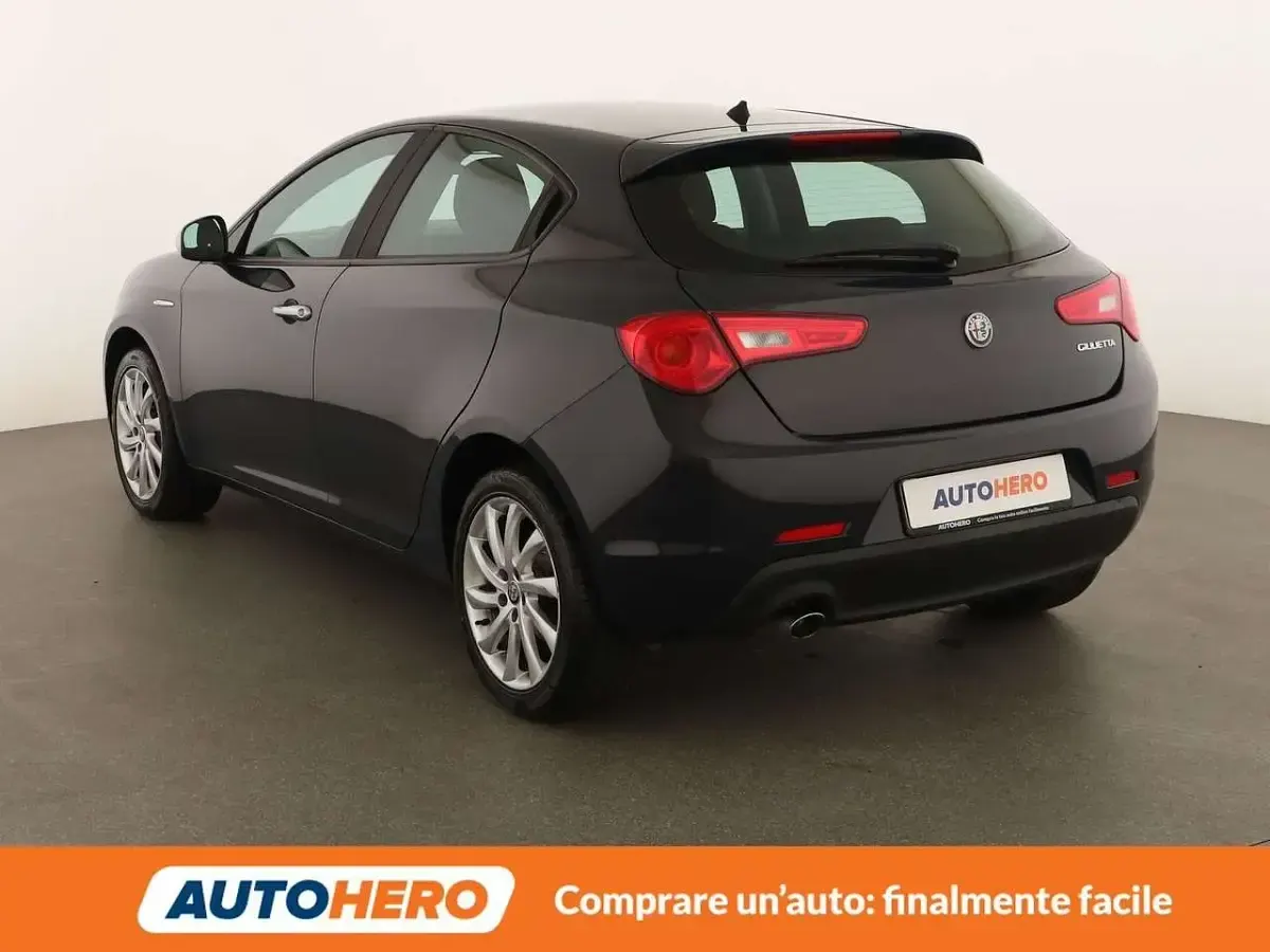 Usata Alfa Romeo Giulietta Super 120 CV (88 kW) 2018 Grigio Utilitaria