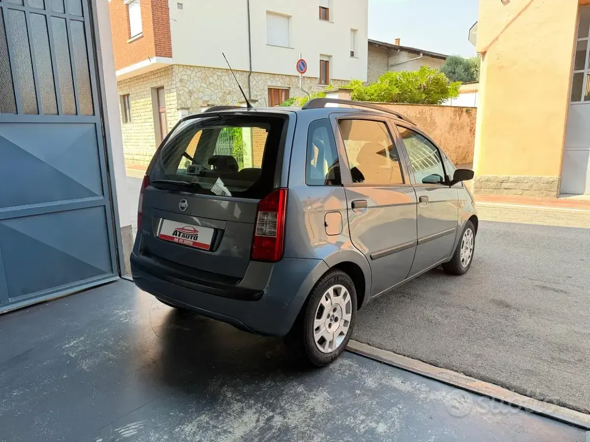 Usata Fiat Idea Dynamic 77 CV (56 kW) 2006 Grigio Monovolume