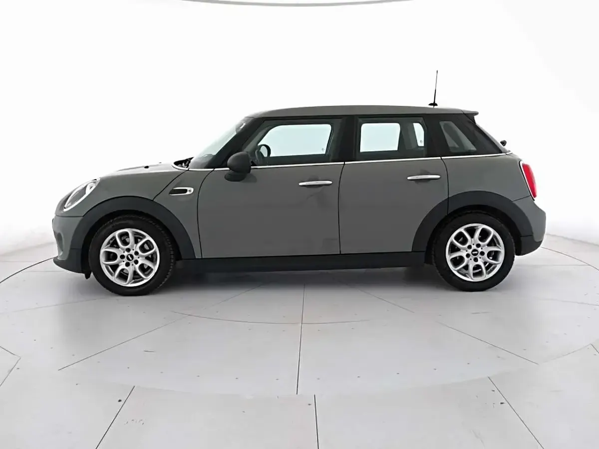Usata Mini ONE 75 CV (55 kW) 2018 Moonwalk grey Utilitaria