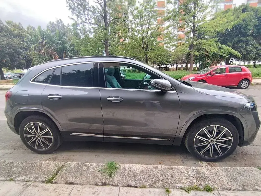 Usata Mercedes EQA250+ AMG Line Premium 94 kW (129 CV) 2025 SUV