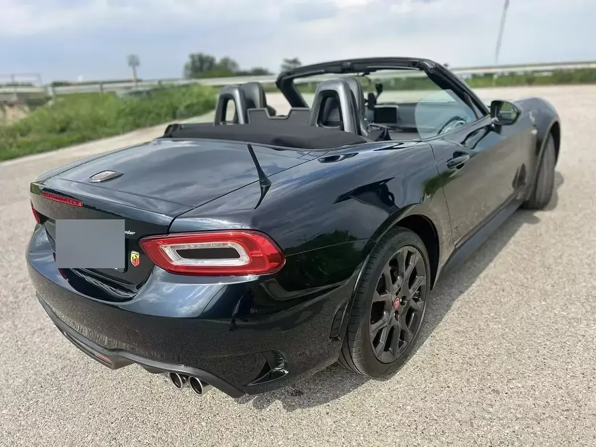 Usata Abarth 124 Spider 70th Anniversary 170 CV (125 kW) 2019 Nero Cabrio