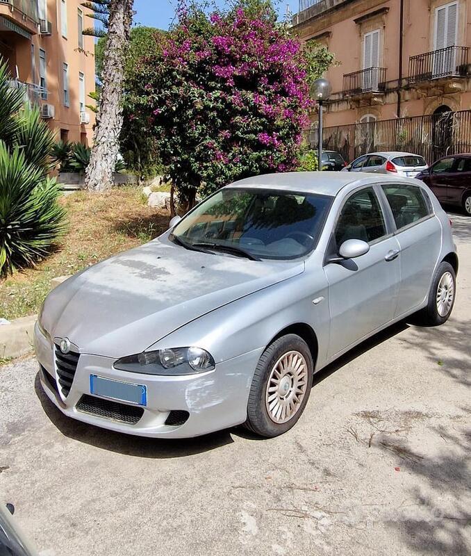 Usato 2006 Alfa Romeo 147 Diesel (1.999 €)