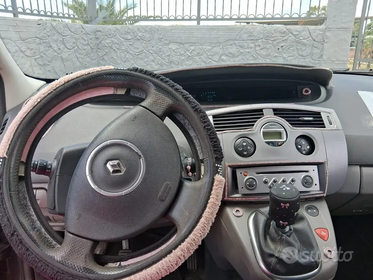 Usata Renault Scénic II 130 CV (95 kW) 2007 Nero Monovolume