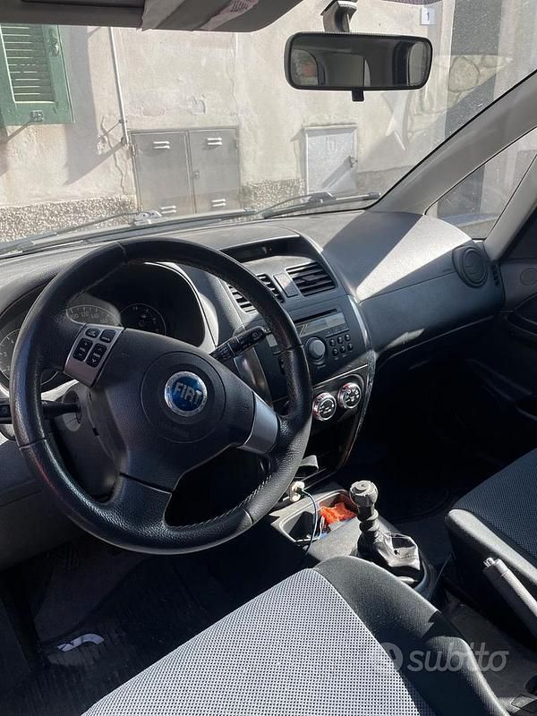 Usata Fiat Sedici 120 CV (88 kW) 2007 SUV