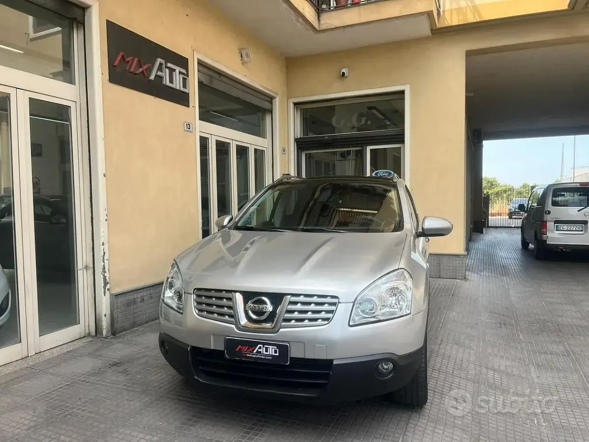 Usata Nissan Qashqai N-TEC 106 CV (77 kW) 2010 Grigio SUV