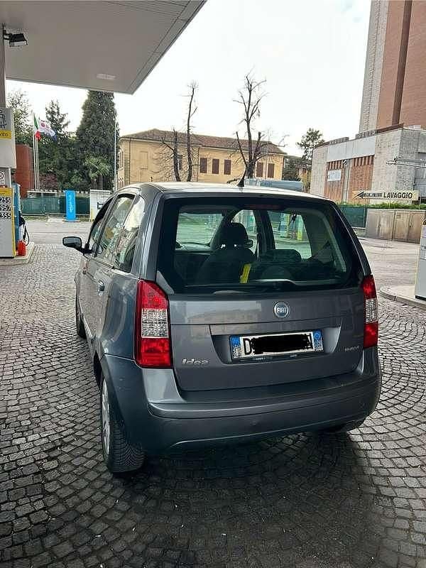 Usata Fiat Idea 90 CV (66 kW) 2007 Grigio Monovolume