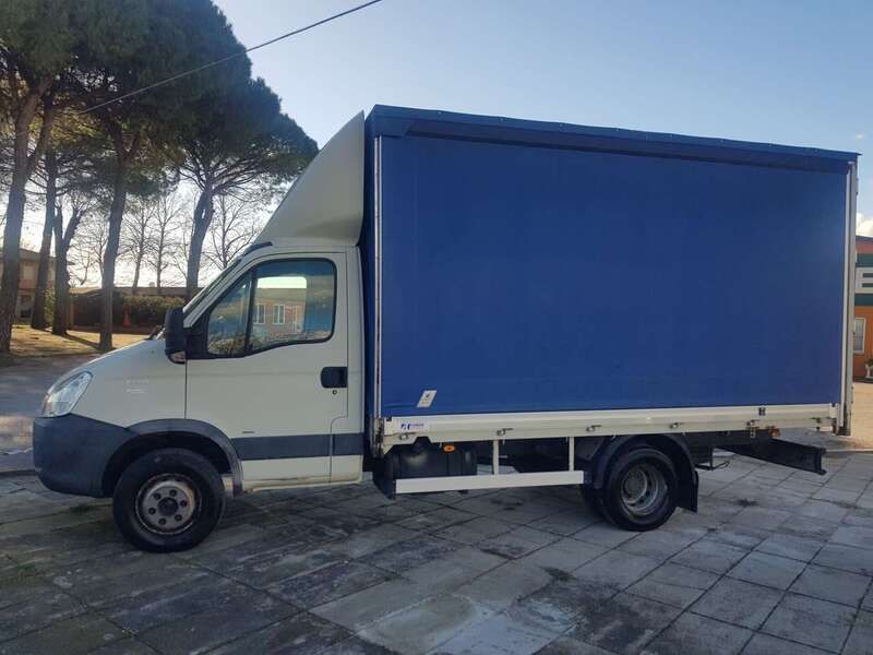 Usata Iveco Daily 145 CV (106 kW) 2007 Grigio Furgone