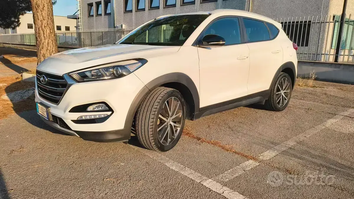 Usata Hyundai Tucson GO! 141 CV (103 kW) 2018 Bianco SUV