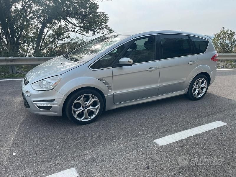 Usata Ford S-MAX Sport 2013 Grigio Monovolume
