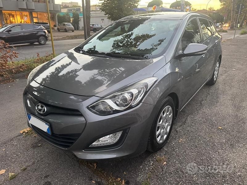 Usata Hyundai i30 110 CV (80 kW) 2013 Grigio Station wagon