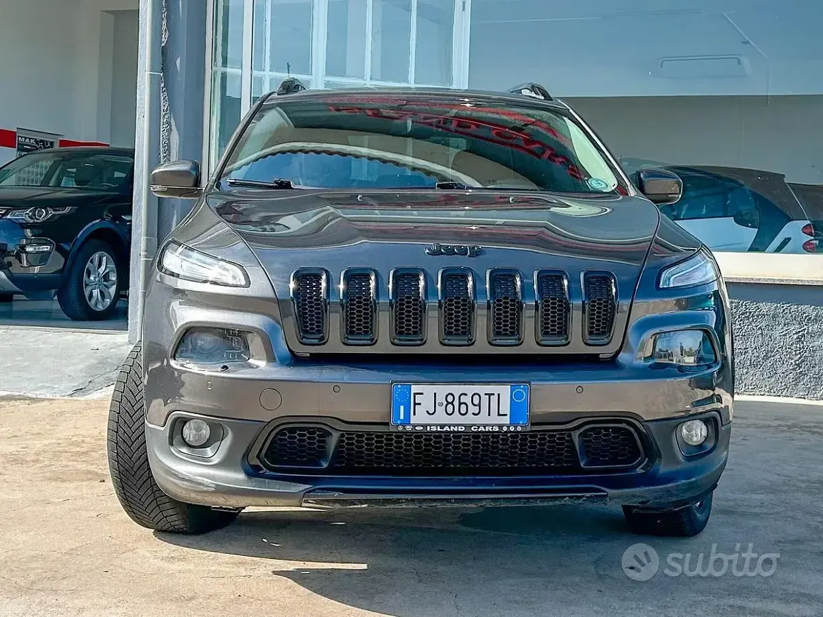 Usata Jeep Cherokee Night Eagle 200 CV (147 kW) 2017 Grigio SUV