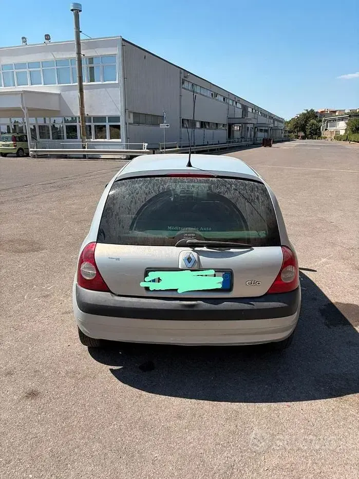 Usata Renault Clio 58 CV (42 kW) 2002 Bluazzurro Berlina