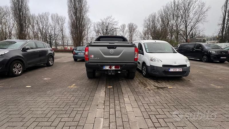 Second-hand Nissan Navara N-Guard 190 CP (139 kW) 2021 Gri Pickup