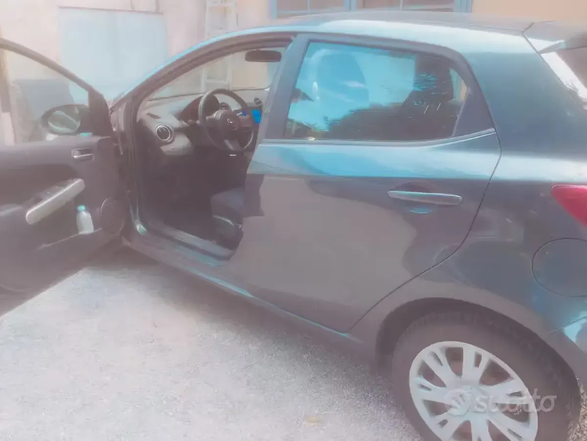 Usata Mazda 2 75 CV (55 kW) 2012 Utilitaria