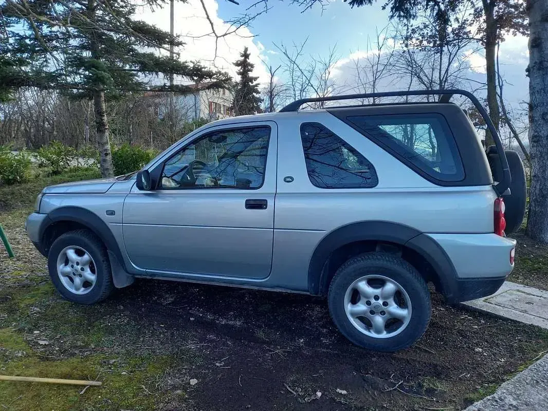 Usata Land Rover Freelander 111 CV (81 kW) 2007 Grigio SUV