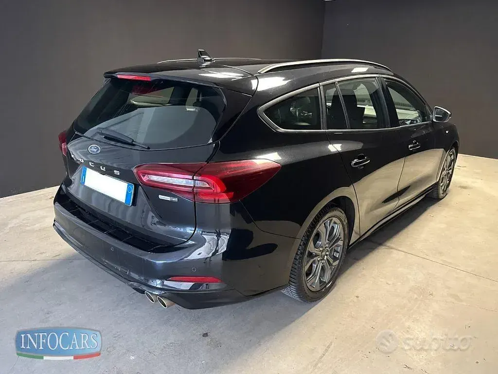 Usata Ford Focus ST 155 CV (114 kW) 2023 Nero Station wagon