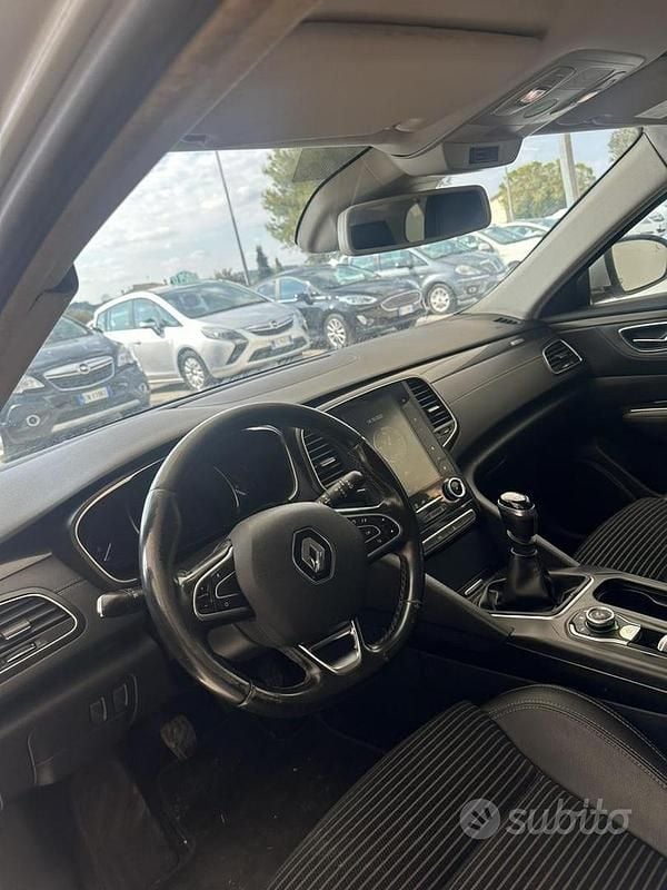 Usata Renault Talisman 131 CV (96 kW) 2017 Grigio Station wagon