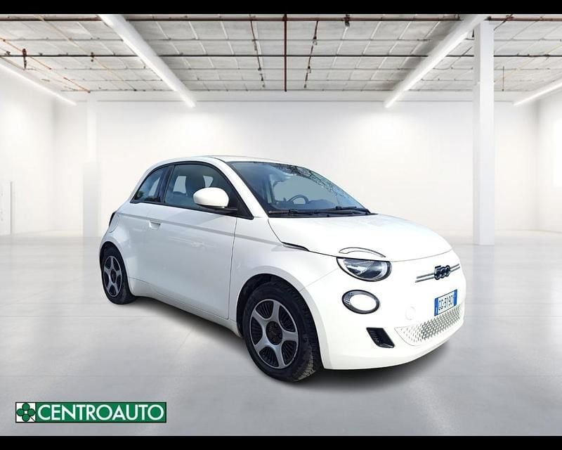 Usado Fiat 500e Passion 86 kW (118 CV) 2021 Blanco