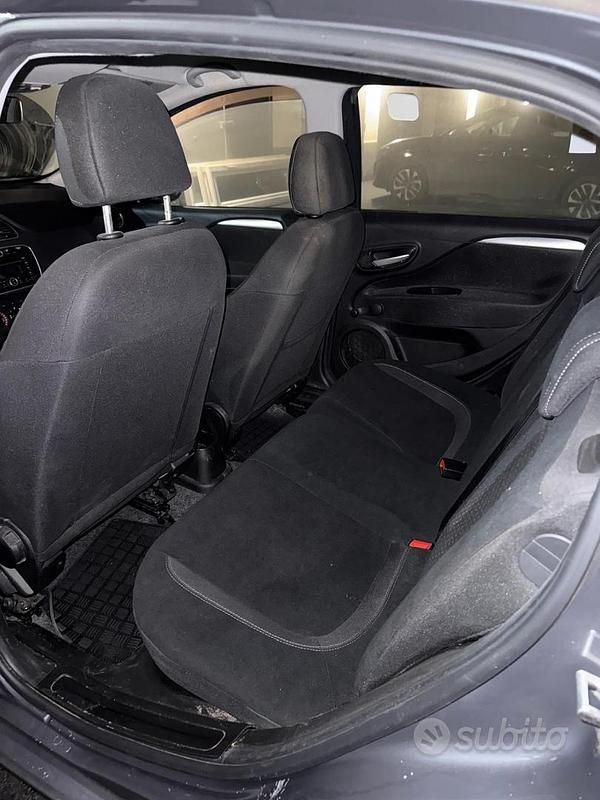 Usata Fiat Grande Punto 2017 Grigio Utilitaria