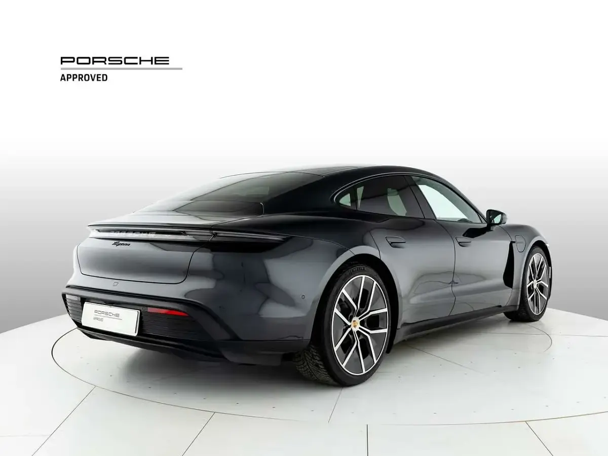 Occasion Porsche Taycan Performance Package 319 kW (435 PK) 2024 Grijs Sedan