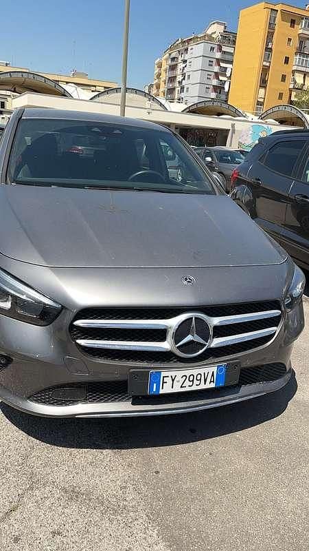 Usata 2020 Mercedes B180 Monovolume | 23.000 € (Buon prezzo) - Immagine 1/4