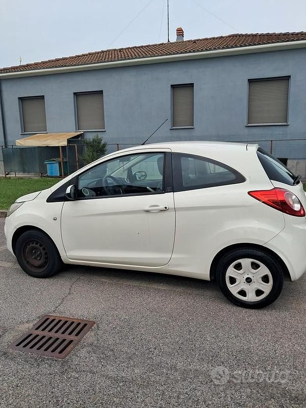 Usata Ford Ka 69 CV (50 kW) 2011 Bianco Utilitaria