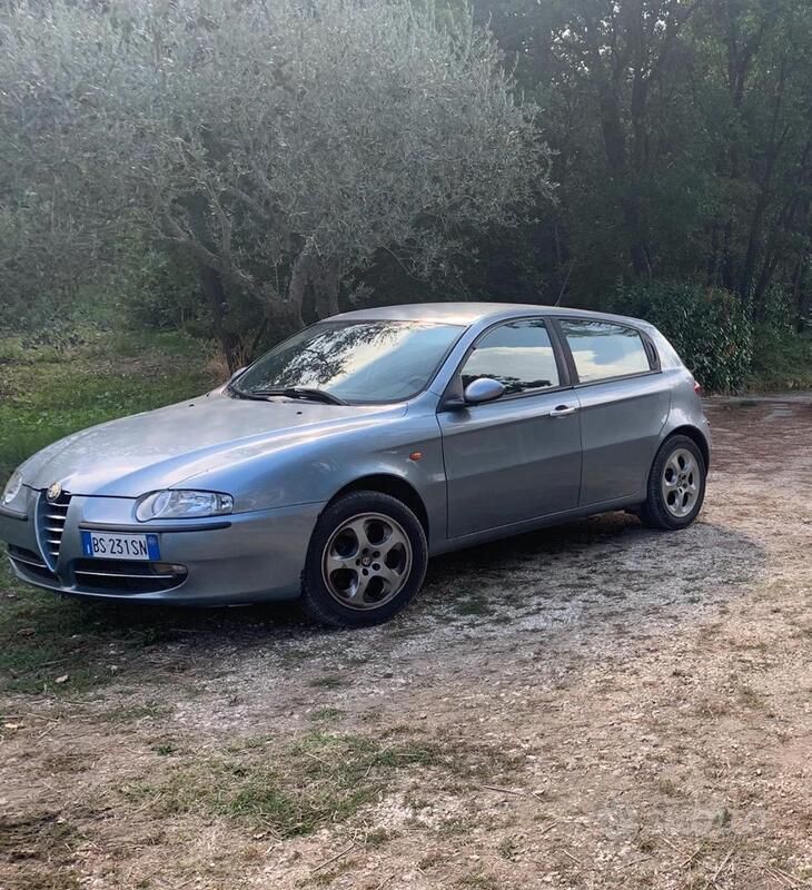 Blu Usata 2001 Alfa Romeo 147 Due volumi | 1500 € (Ottimo prezzo) - Immagine 1/4