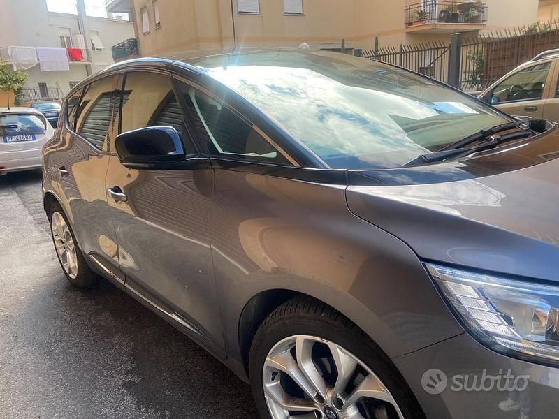 Usata Renault Scénic IV 110 CV (80 kW) 2019 Grigio Monovolume