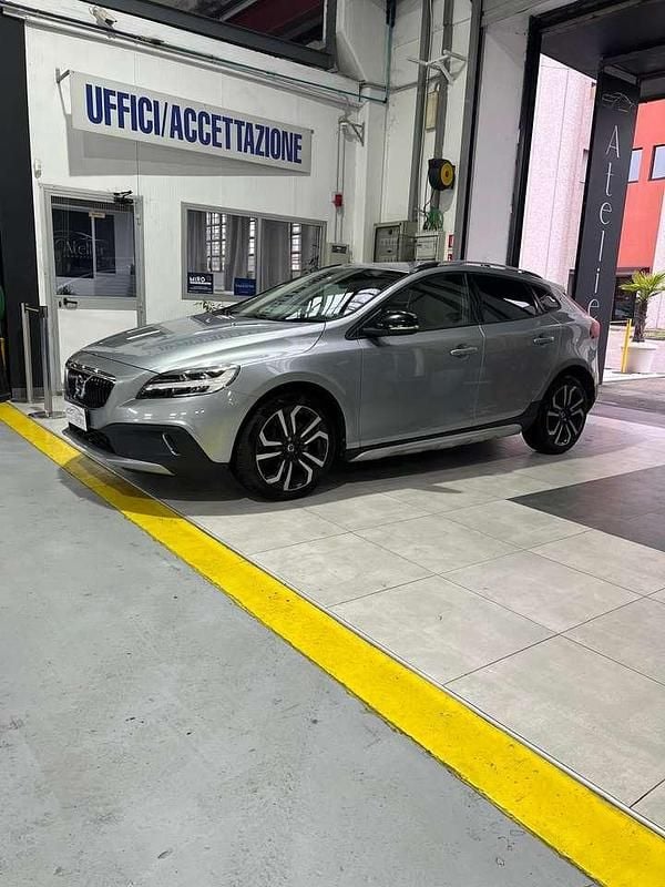 Usata Volvo V40 CC 120 CV (88 kW) 2017 Argento Station wagon